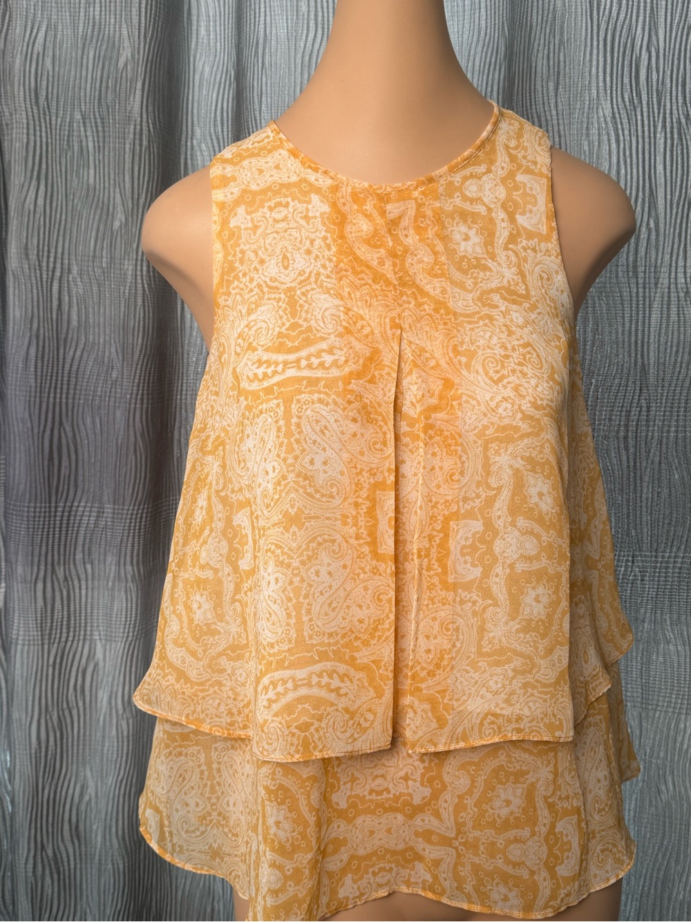❤️BCBGeneration Yellow Paisley Layered Sleeveless Blouse Size XXS 3 For $15